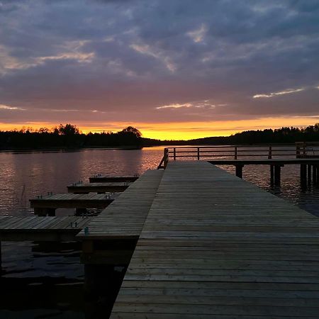 Domek Nad Jeziorem Piasutno Mazury Exteriör bild